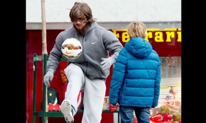 Thông tin chi tiết về câu chuyện Ronaldo đóng giả người vô gia cư