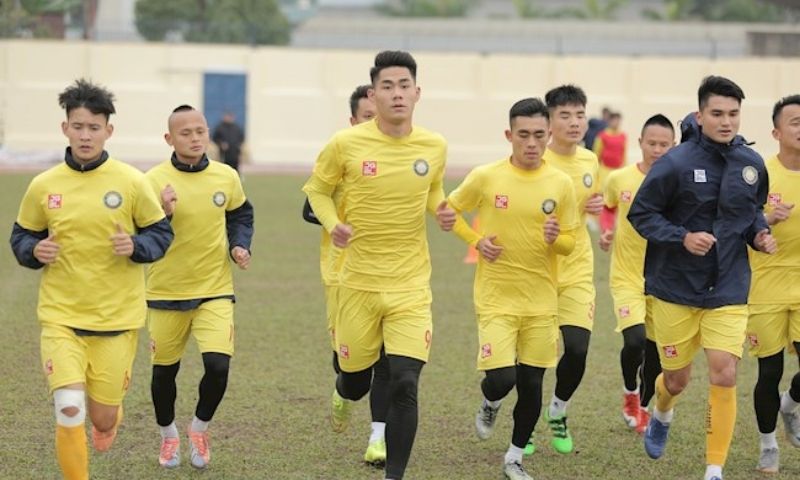Những kỹ thuật sút bóng phổ biến